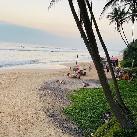 Moon Bridge Beach Resort 마타라 외부 사진