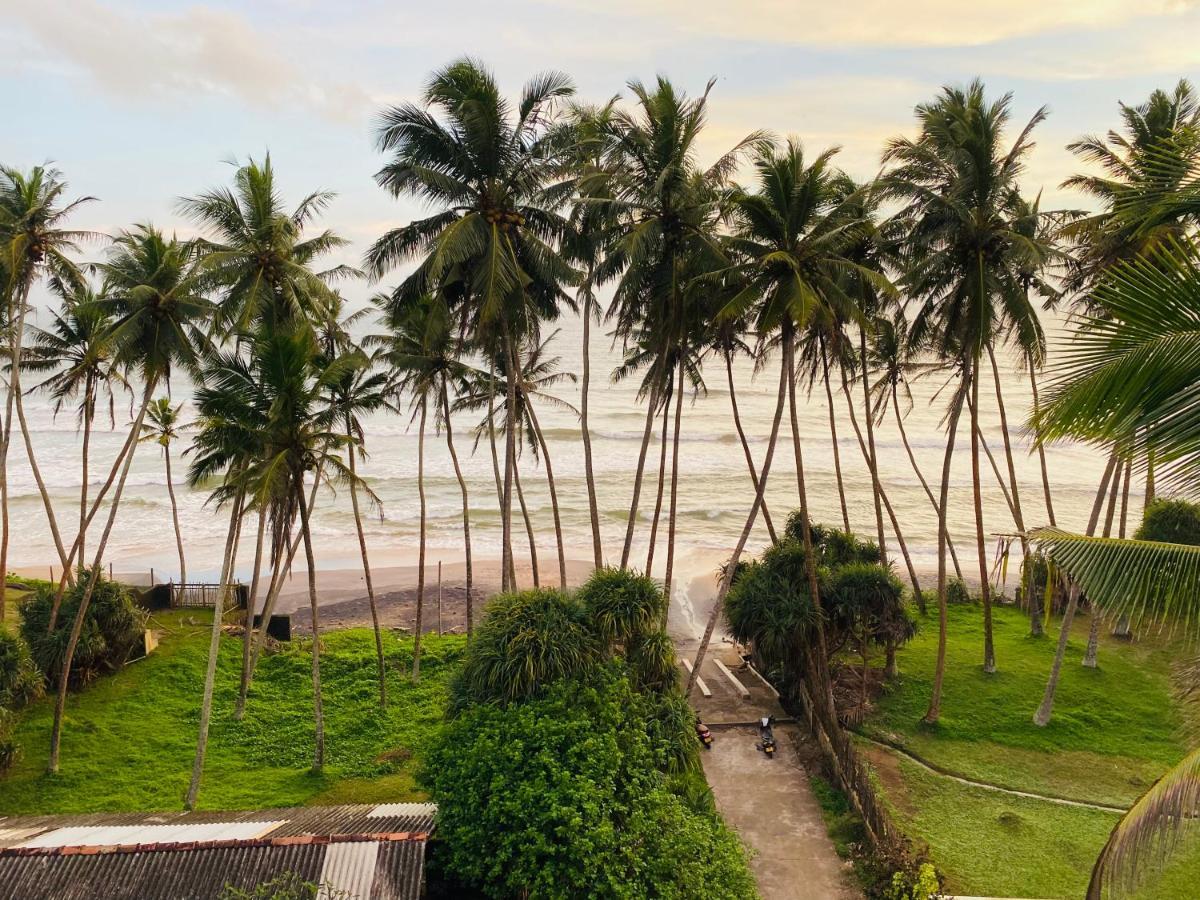 Moon Bridge Beach Resort 마타라 외부 사진
