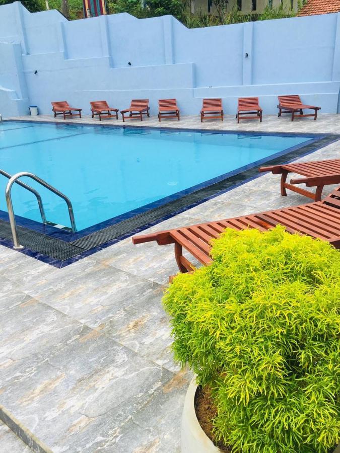 Moon Bridge Beach Resort 마타라 외부 사진